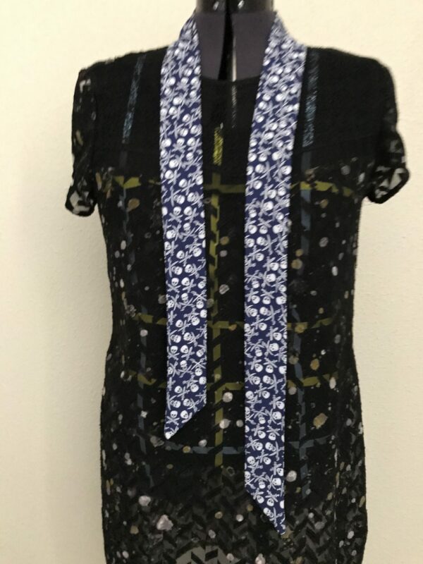 Long Foulard fin à cheveux, motif bleu skull, tête de mort, cravate lavallière  ceinture – Image 8