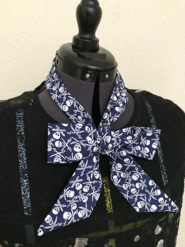 Long Foulard fin à cheveux, motif bleu skull, tête de mort, cravate lavallière  ceinture – Image 6
