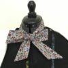 Long Foulard fin à cheveux, motif calaveras multicolore fond gris, cravate lavallière  ceinture – Image 5