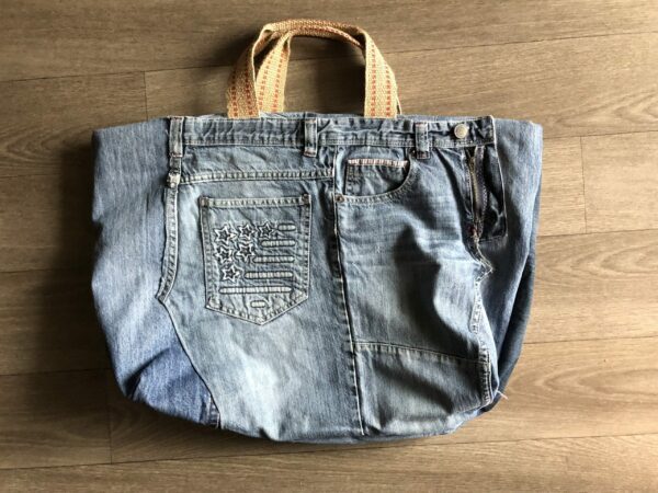 Grand Sac CABAS 01 en jean surcyclé et motif Lady Skull – Image 11