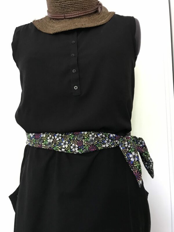 Long Foulard fin à cheveux, motifs Fleurs fond noir, cravate