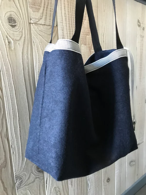 Sac en laine bleu marine mélangée ANSES NOIRES avec doublure Suédine scuba reptile marron – Image 3