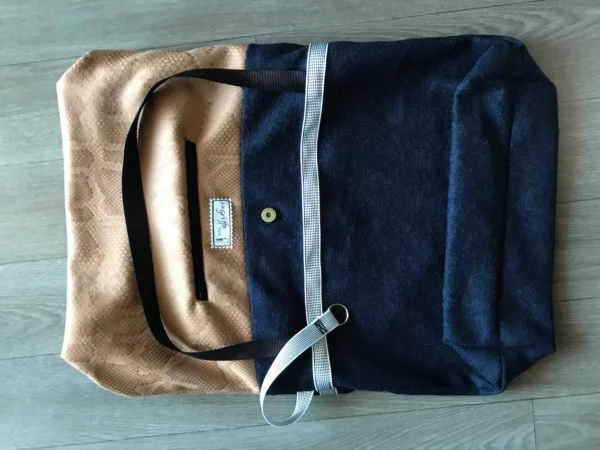 Sac en laine bleu marine mélangée ANSES NOIRES avec doublure Suédine scuba reptile marron – Image 8