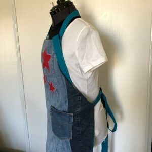 Tablier en jean Numéro 01 > Tablier en Jean bleu avec trois étoiles jean Lévis rouge doublure bleu pétrole